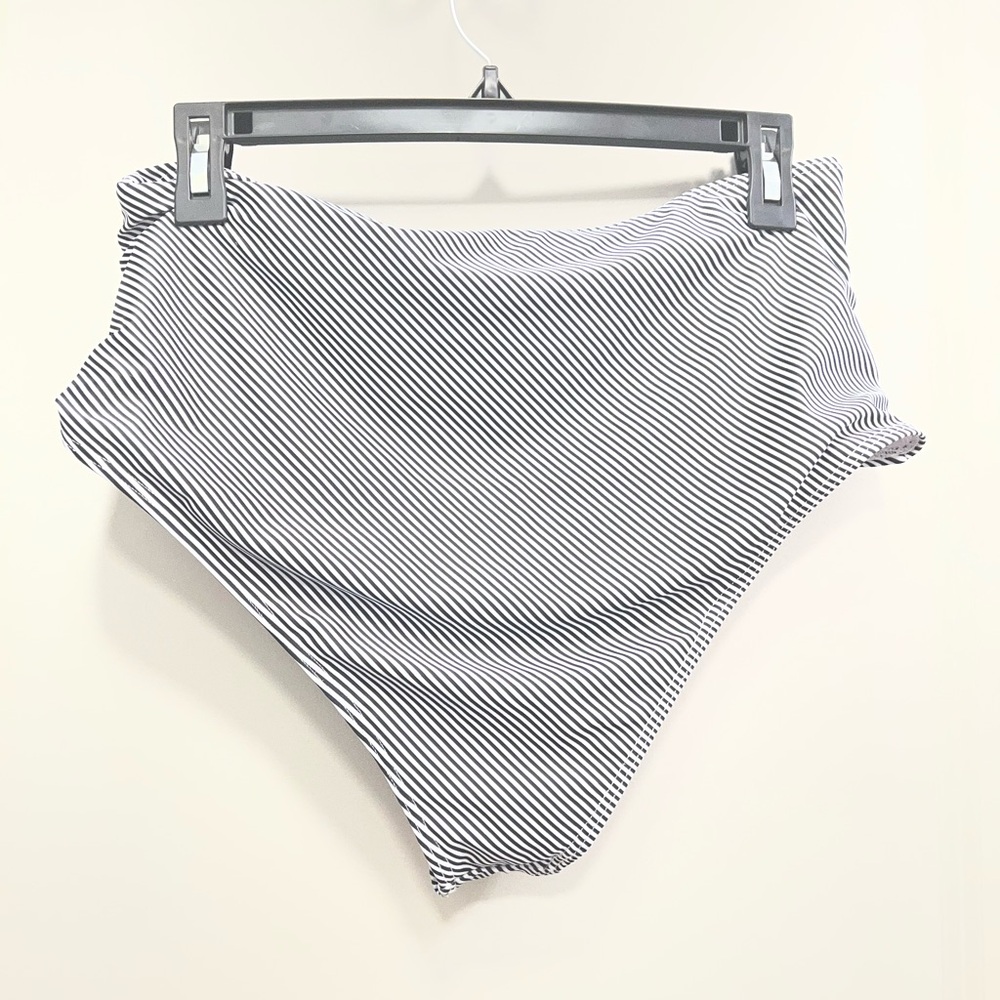 Ladies XL Bikini Set - Picture 4 of 7